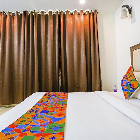 Fabhotel Jpm The Grand Bella - Nr Nehru Place Market Нью-Дели Экстерьер фото