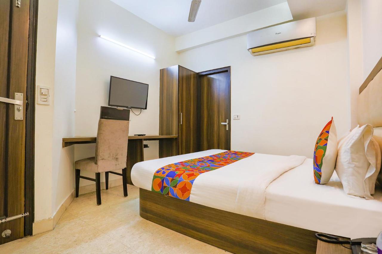 Fabhotel Jpm The Grand Bella - Nr Nehru Place Market Нью-Дели Экстерьер фото